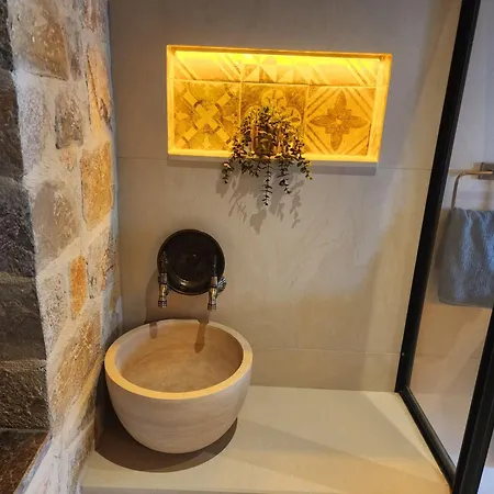 Skylight Goecek Villa *
